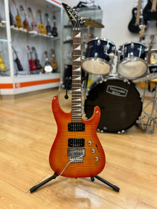 480662 2 GUITARRA ELECTRICA JACKSON MIJ 1996 FLAME JAPAN + FUNDA