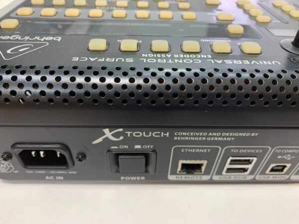 482156 5 CONTROLADOR BEHRINGER X TOUCH + CAJA Y CABLES