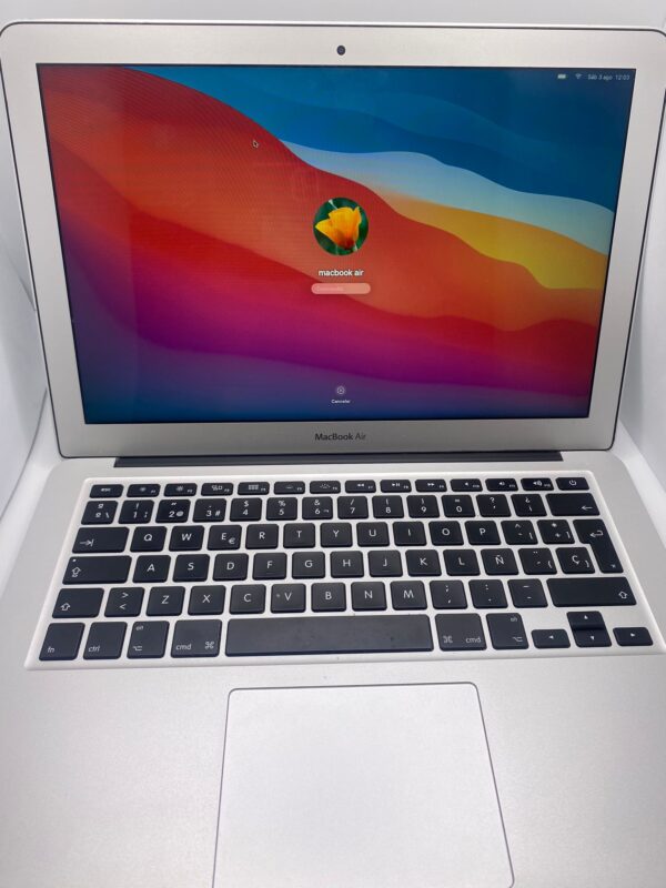 482575 7 MACBOOK AIR 2014 CORE I5 / 4GB / 128GB SSD + CARGADOR