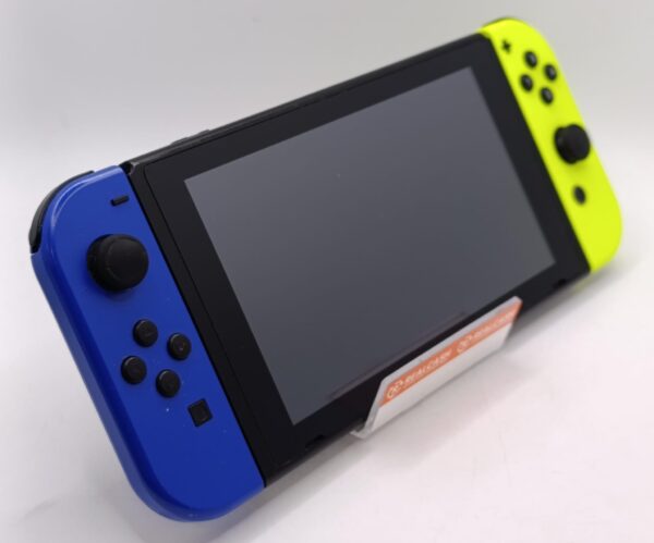 482762 4 CONSOLA NINTENDO SWITCH 2021 AZUL/AMARILLO + CARGADOR + BASE + GRIP + BANDS