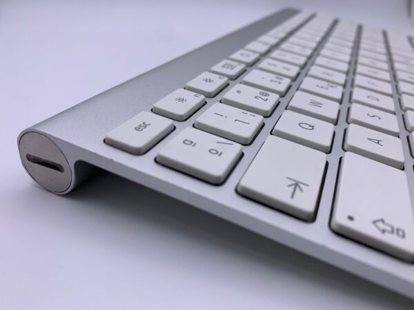 483035 1 TECLADO APPLE MAGIC A1314