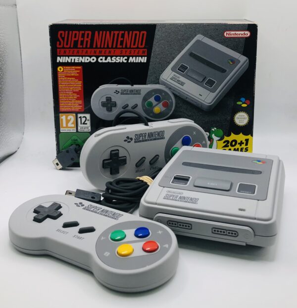 483098 CONSOLA SUPER NINTENDO CLASSIC MINI + CAJA + 2 MANDOS + CABLE