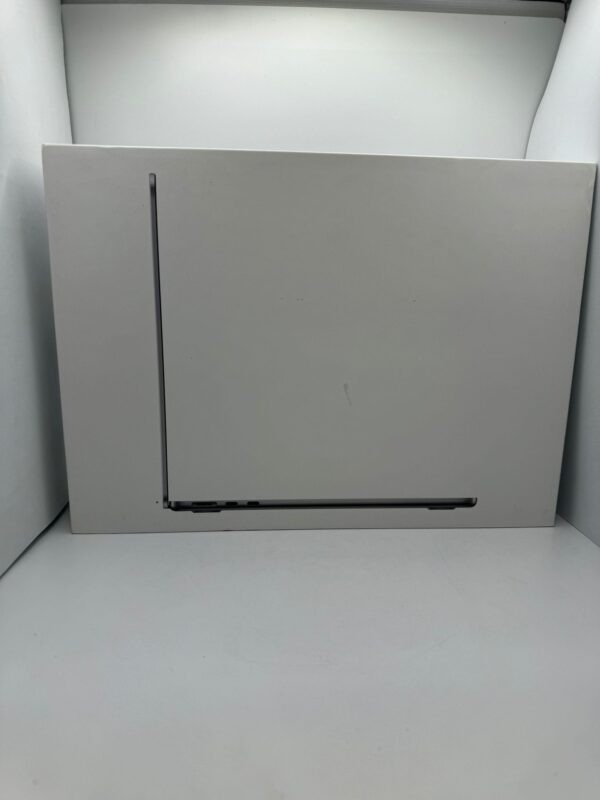 483184 1 PORTATIL APPLE MACBOOK AIR (2022) 13,6" RETINA CHIP M2 8 GB 256 GB SSD + CAJA