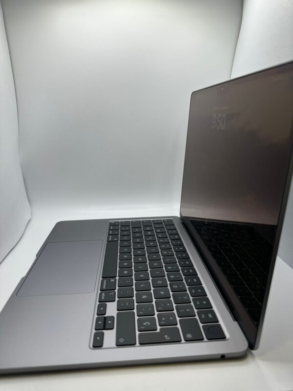 483184 5 PORTATIL APPLE MACBOOK AIR (2022) 13,6" RETINA CHIP M2 8 GB 256 GB SSD + CAJA