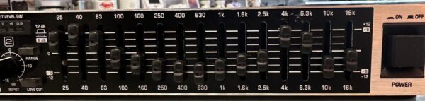484217 3 ECUALIZADOR GRÁFICO BERHINGER FBQ1502HD ULTRAGRAPH PRO
