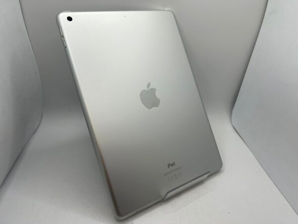 488373 3 TABLET IPAD 8 GEN 10,2 32GB WIFI GRIS + CABLE