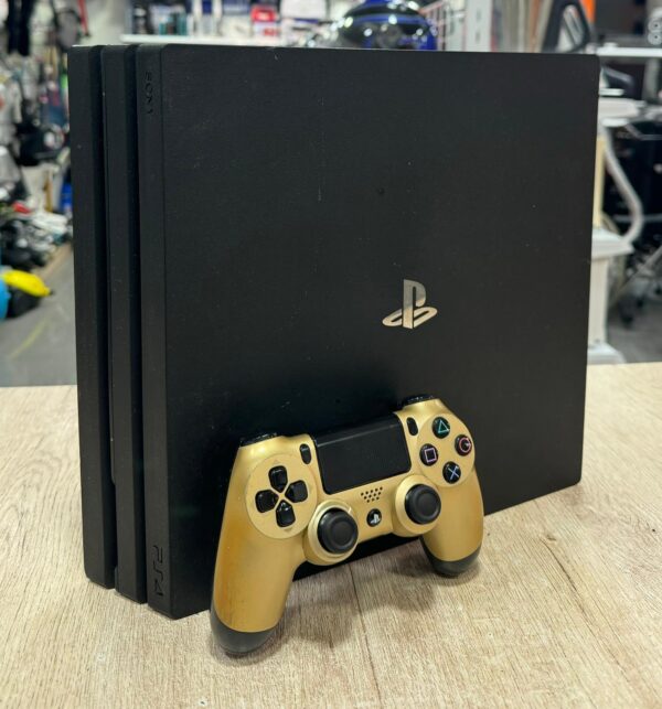 489463 2 CONSOLA SONY PS4 PRO 1TB + MANDO DORADO + CABLE