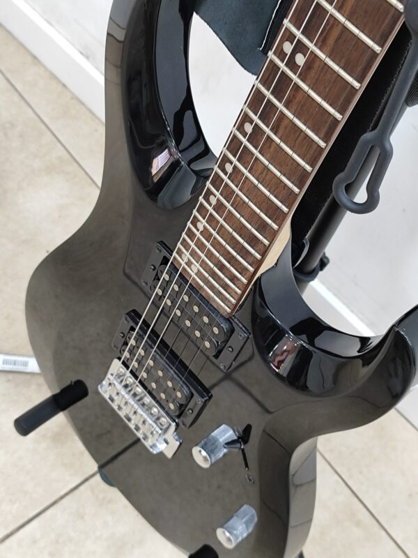 IMG 20240807 110845 bxxkaT scaled GUITARRA ELECTRICA NEGRA CORT X100 + CORREA