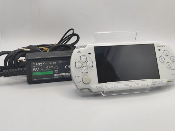 IMG 20240810 111305 VVUANv scaled CONSOLA PSP 2004 BLANCA + CARGADOR