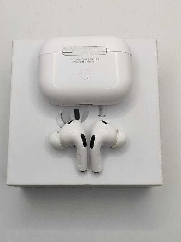 Imagen de WhatsApp 2024 08 27 a las 11.48.22 2cb70115 rotated APPLE AIRPODS PRO 2RD GEN + CAJA