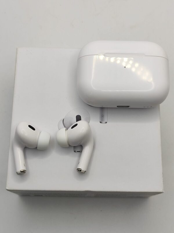 Imagen de WhatsApp 2024 08 27 a las 11.48.22 fdfd848f rotated APPLE AIRPODS PRO 2RD GEN + CAJA