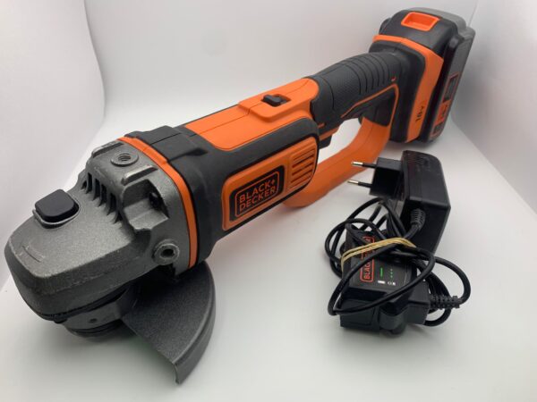 WhatsApp Image 2024 08 01 at 16.39.04 AMOLADORA BLACK + DECKER BCG720 + CARGADOR