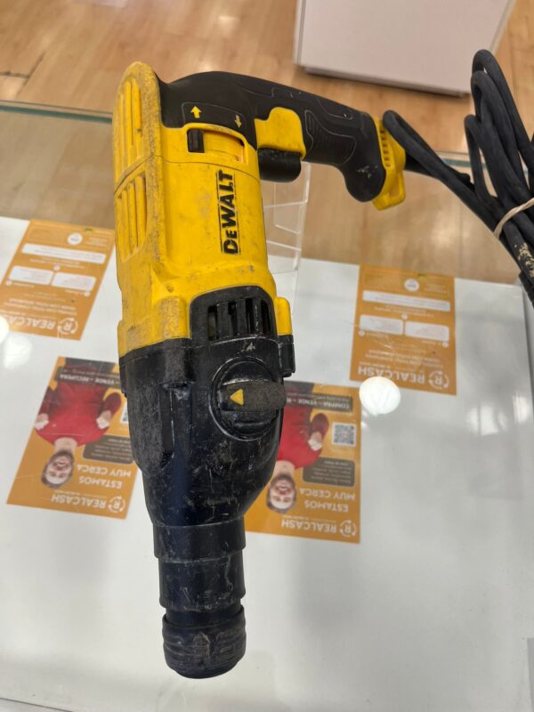 WhatsApp Image 2024 08 05 at 16.59.20 TALADRO PERCUTOR DEWALT D25133QS 800W