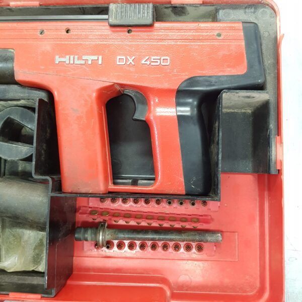 05 U494831 6 PISTOLA DE CLAVOS A POLVORA HILTI DX450 + MALETIN + ACC