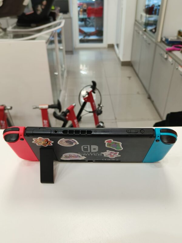 15u497119 5 CONSOLA NINTENDO SWITCH ROJA Y AZUL + CARGADOR + ACCESORIOS