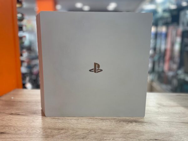 16 U480706 1 CONSOLA PS4 PRO 1TB BLANCA + MANDO + CABLES