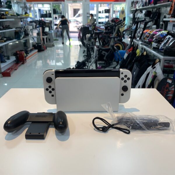 460050 1 CONSOLA NINTENDO SWITCH OLED CON CAJA COMPLETA