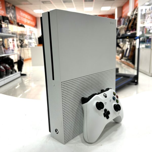 471976 1 scaled CONSOLA XBOX ONE S 1TB CON MANDO