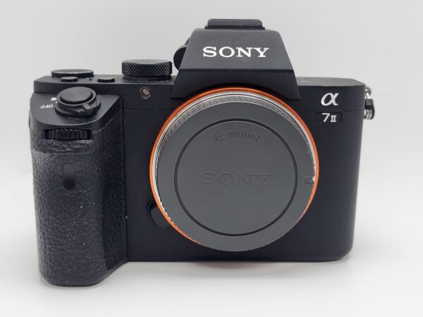 490273 6 CAMARA REFLEX SONY ALPHA A 7 II (SOLO CUERPO)+ CAJA + ACC + CARGADOR INTERNACIONAL