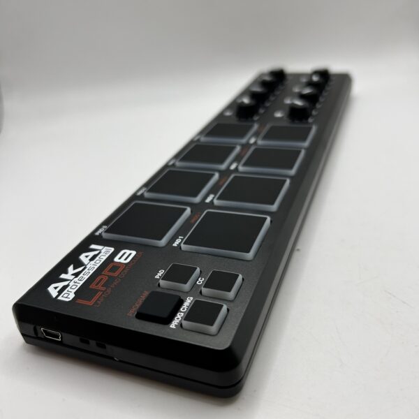 490667 3 scaled CONTROLADOR MIDI AKAI PROFESSIONAL LPD8 CON FUNDA