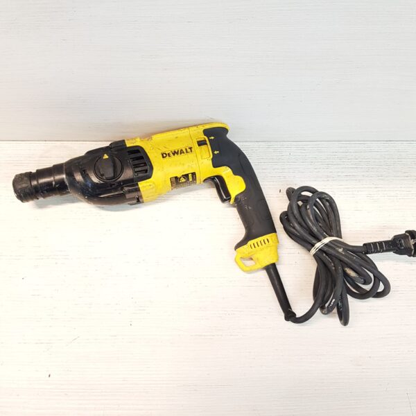 492819 1 TALADRO PERCUTOR DEWALT D25133 800 W