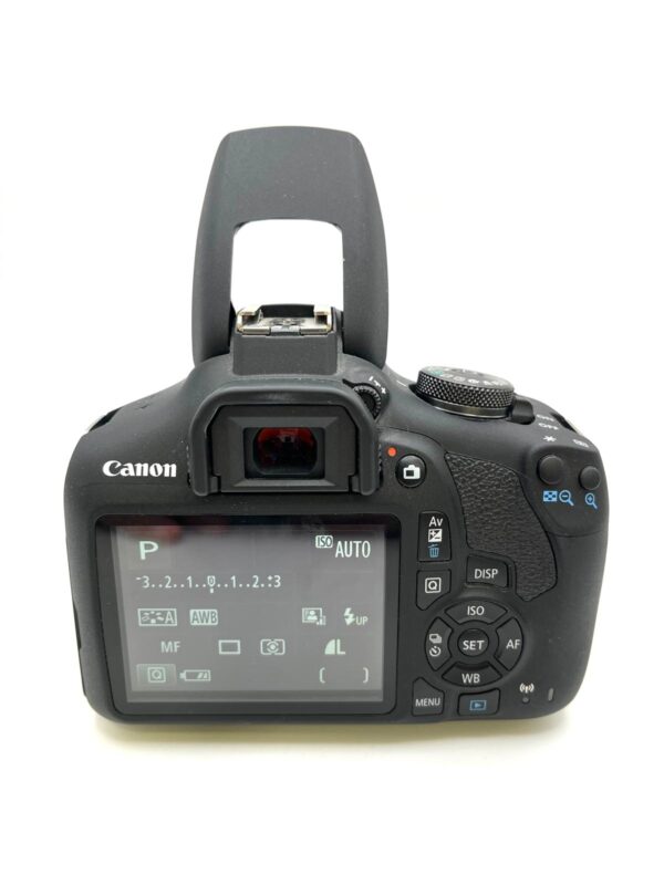 493381 4 CAMARA REFLEX CANON EOS 2000D + OBJETIVO CANON 18-55 MM 1:3.5-5.6 III + ACC