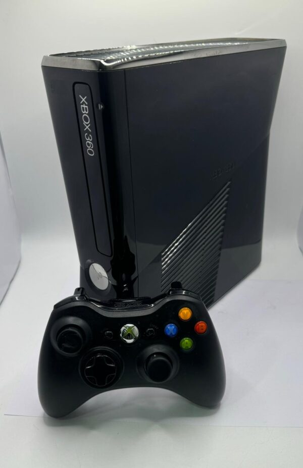 493674 4 CONSOLA XBOX 360 SLIM NEGRA 20GB + MANDO + CARGADOR