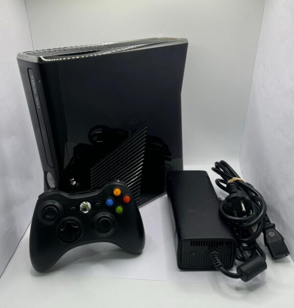 493674 5 CONSOLA XBOX 360 SLIM NEGRA 20GB + MANDO + CARGADOR