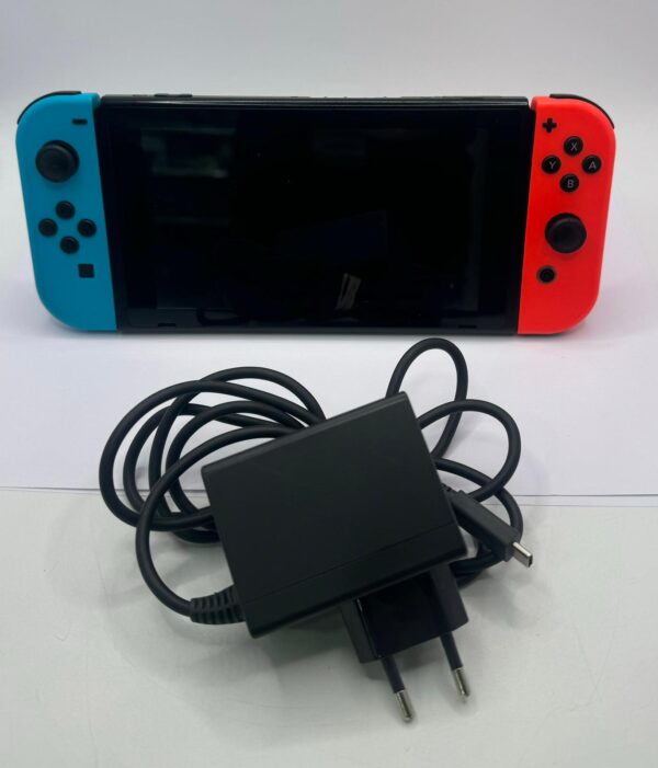 495630 1 CONSOLA NINTENDO SWITCH HAC-001+ CARGADOR