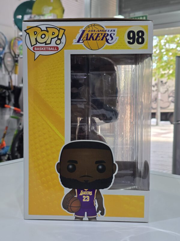 496561 3 FUNKO POP XL LEBRON JAMES