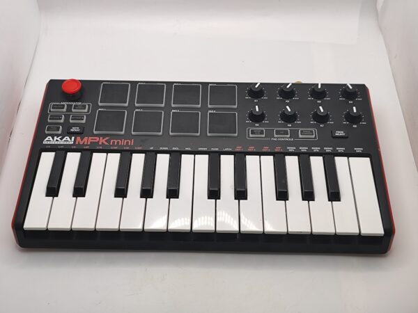 IMG 20240926 100940 scaled CONTROLADORA MIDI AKAI MPK MINI + CABLE