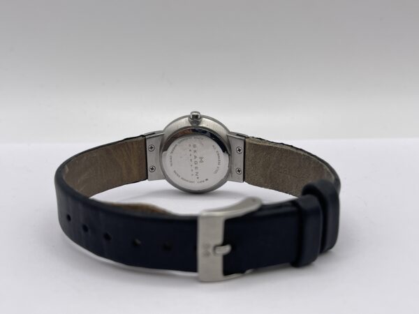 IMG 6921SAMU050924 105 scaled RELOJ SKAGEN 355SSLB PLATEADO CON ESFERA NEGRA Y CORREA DESGASTADA