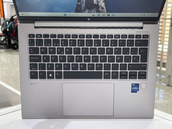 IMG 9169SAMU300924 84 scaled PORTATIL HP ZBOOK FIREFLY 14" G9 I7 1270P / 16GB RAM / 512GB SSD WINDOWS 11 + CARGADOR