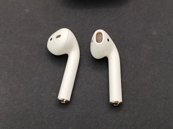 Imagen de WhatsApp 2024 09 10 a las 19.19.46 0948ac64 APPLE AIRPODS 2GEN A2032 A2031BASE CARGA A1602 + CAJA