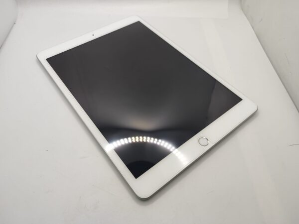 Imagen de WhatsApp 2024 09 26 a las 11.20.57 39cdf727 APPLE IPAD 8TH GEN 32GB (A2270) 10.2" GRIS + CABLE DE CARGA