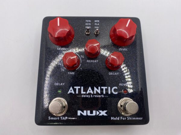 WhatsApp Image 2024 09 16 at 10.40.34 PEDAL NUX ATLANTIC DELAY Y REVERB NEGRO + CAJA