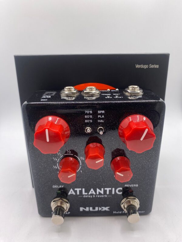 WhatsApp Image 2024 09 16 at 10.40.35 1 PEDAL NUX ATLANTIC DELAY Y REVERB NEGRO + CAJA