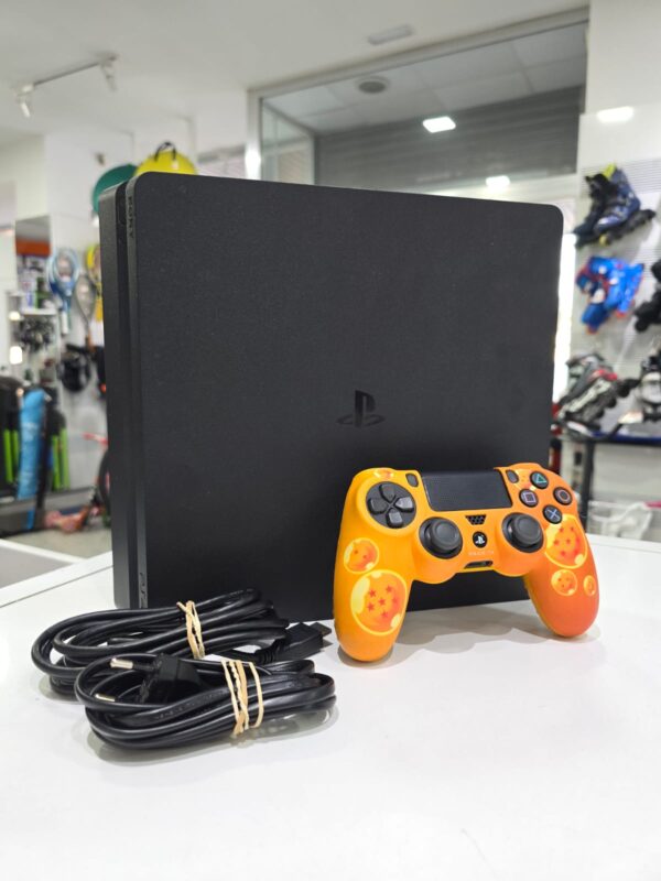 WhatsApp Image 2024 09 23 at 18.51.02 CONSOLA PS4 SLIM 500GB + MANDO CON FUNDA + CABLES