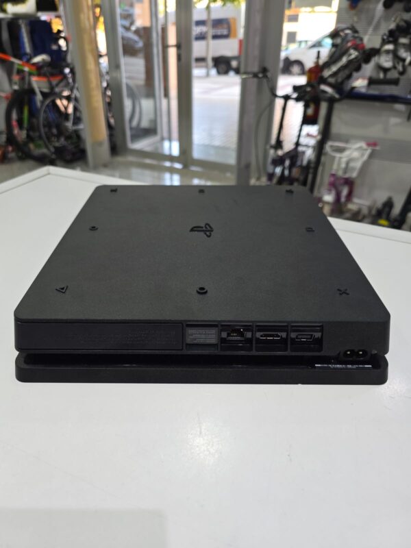 WhatsApp Image 2024 09 23 at 18.51.03 2 CONSOLA PS4 SLIM 500GB + MANDO CON FUNDA + CABLES