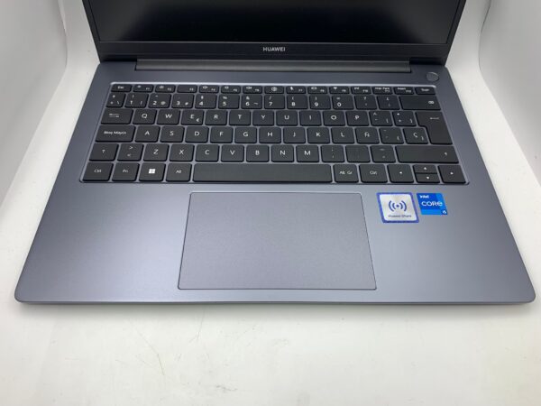 WhatsApp Image 2024 09 25 at 13.18.38 PORTATIL HUAWEI MATEBOOK MDF-X CORE I5-12GEN 8GB/512GB SSD W11 16"' + CARGADOR