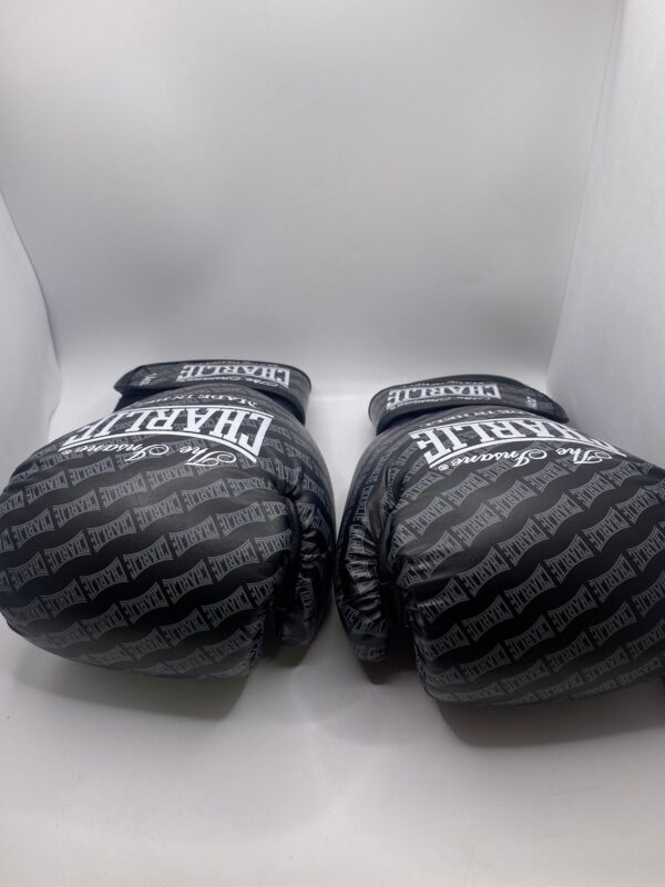 11 U502069 6 GUANTES DE BOXEO CHARLIE MADE IN HELL 14 OZ COLOR NEGRO