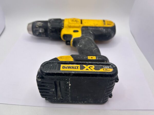 16 U471259 2 ATORNILLADOR A BATERIA DEWALT 18V + CARGADOR