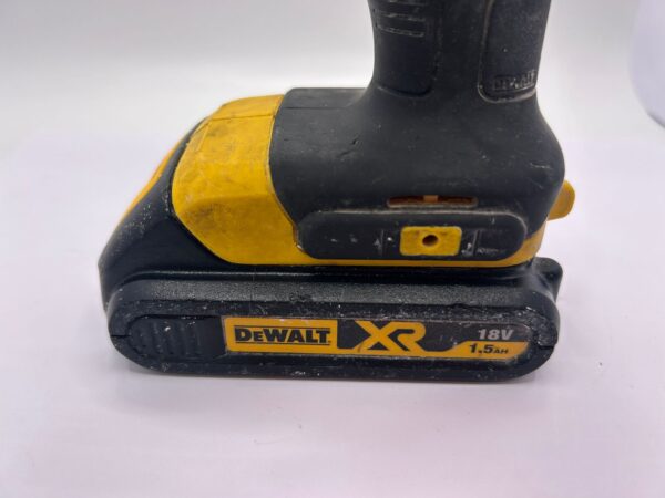 16 U471259 3 ATORNILLADOR A BATERIA DEWALT 18V + CARGADOR