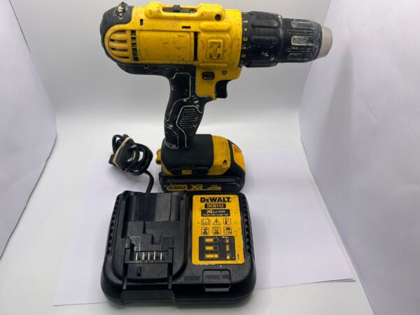 16 U471259 5 ATORNILLADOR A BATERIA DEWALT 18V + CARGADOR