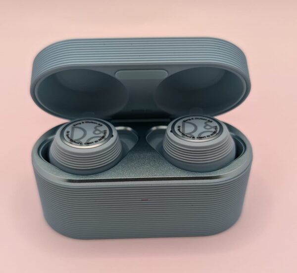 16 U500451 7 AURICULARES BANG OLUFSEN E8 SPORT *A ESTRENAR*