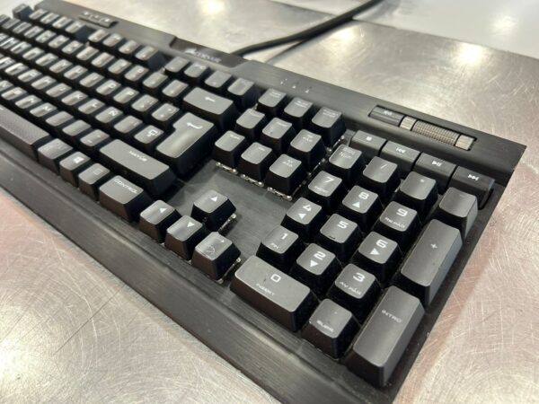 463076 3 TECLADO MECANICO CORSAIR K70RGB MK2