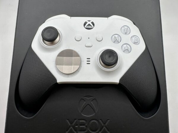 486433 4 rotated MANDO XBOX ELITE SERIES 2 CORE BLANCO Y NEGRO + CAJA