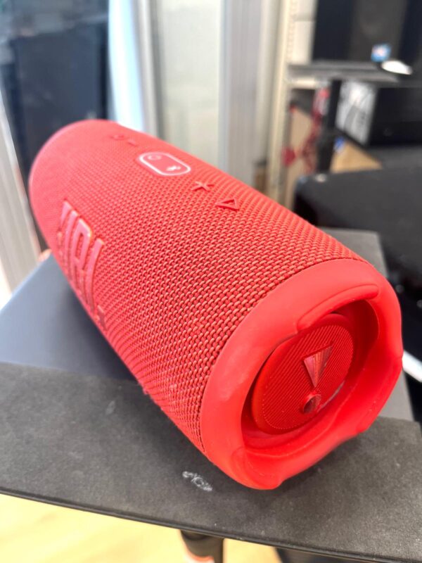 493104 3 ALTAVOZ BLUETHOOT JBL CHARGE 5 ROJO