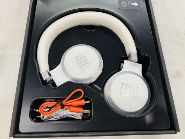 493257 2 scaled AURICULARES JBL LIVE 460NC+CAJA Y CABLES