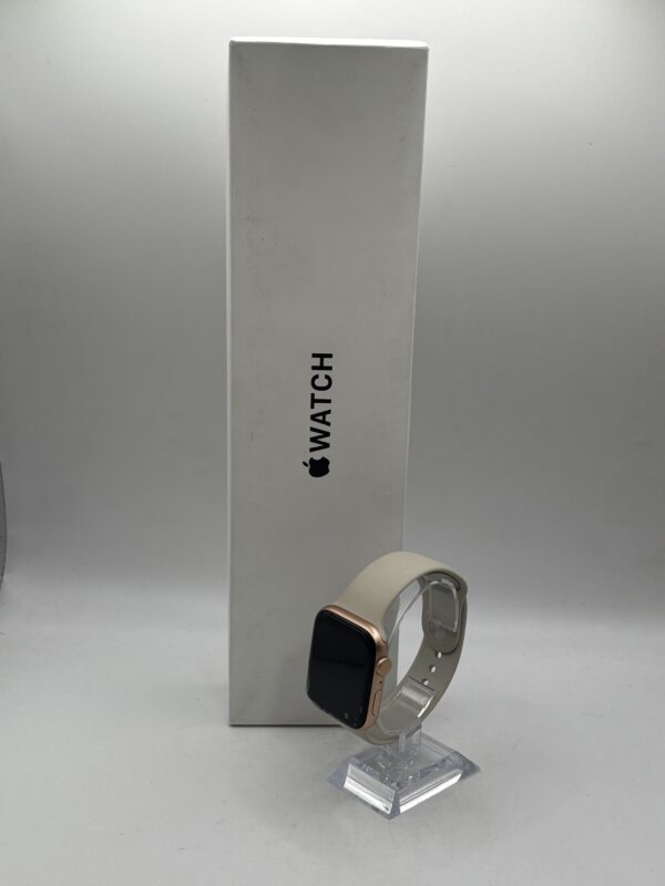 495521 2 scaled APPLEWATCH SE 44MM A2352 GPS CON CAJA Y CARGADOR